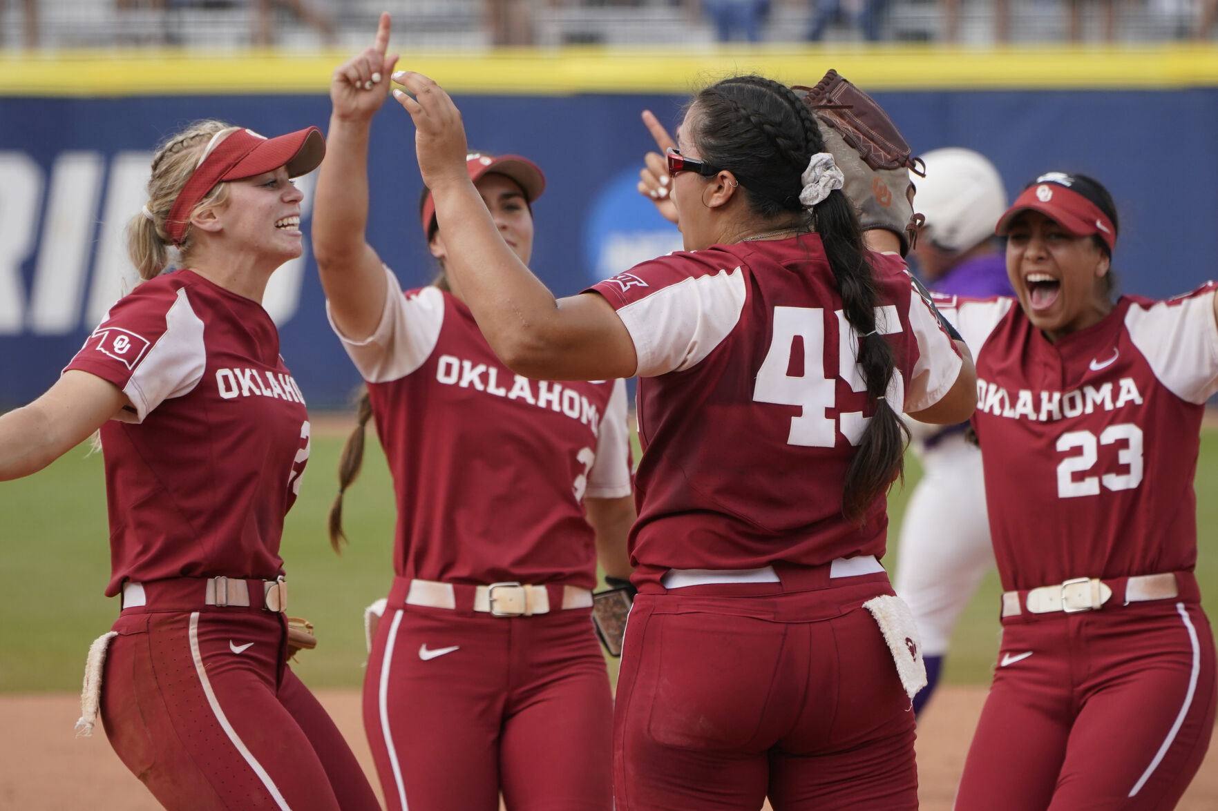 WCWS James Madison Oklahoma Softball